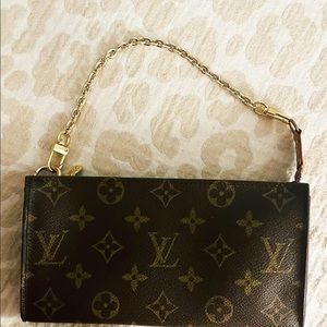 Louis Vuitton bucket bag Gm pouch!
